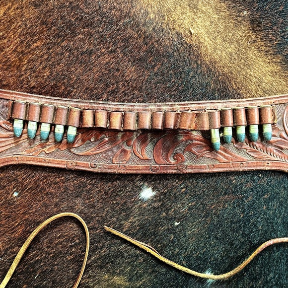 Brown Leather Western Holster Set - Picture 8 of 9